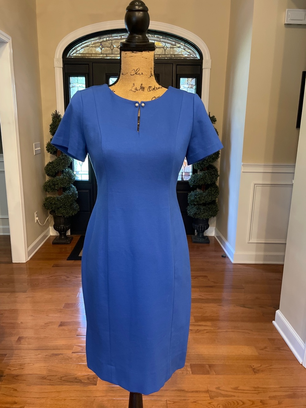 Talbots Women's Blue Short Sleeve Knee-Length Pearl Sheath Dress 2 Petite